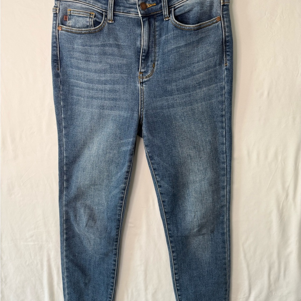 Judy Blue Medium Wash Skinny Jeans